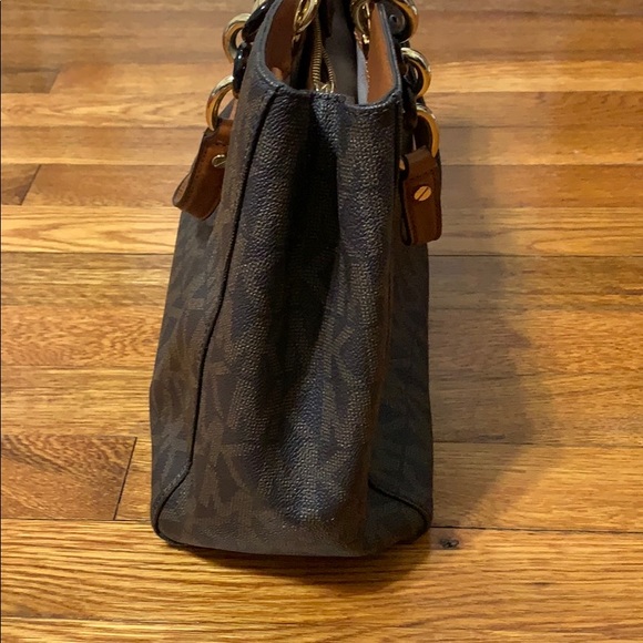 Michael Kors Bag💕 - Picture 6 of 7